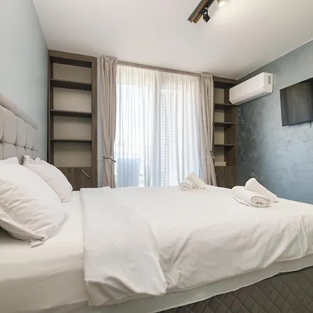 Sleek & Stylish 2-bedroom * Plovdiv