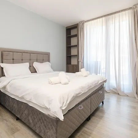 Sleek & Stylish 2-bedroom