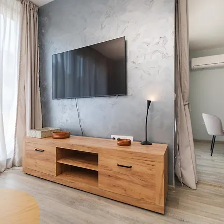 Sleek & Stylish 2-bedroom Appartement Plovdiv