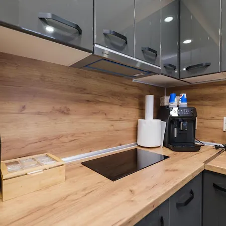 Sleek & Stylish 2-bedroom *