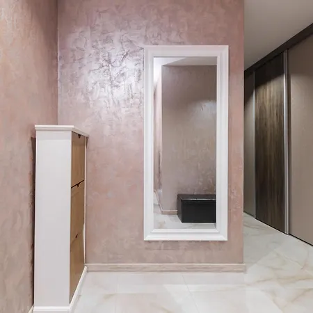 Lejlighed Sleek & Stylish 2-bedroom